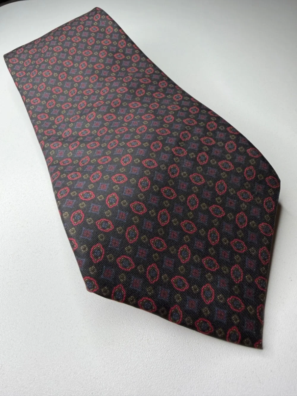 Vintage 102 Madison Italian Silk Neck Tie Navy Blue Red Made in USA 59